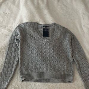 BRANDY MELVILLE GREY SWEATER